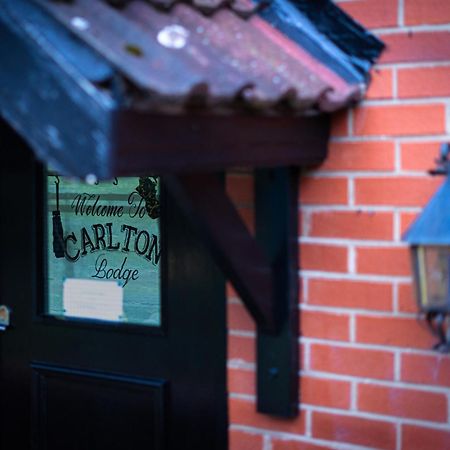 The Lodge At Carlton Tavern Free Parking York Exterior foto